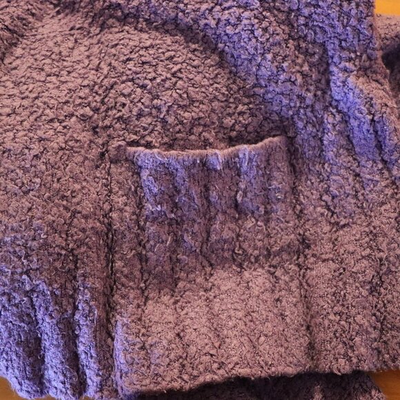 North Crest Purple fuzzy long sleeve square open neck, with two front pockets - Picture 4 of 6